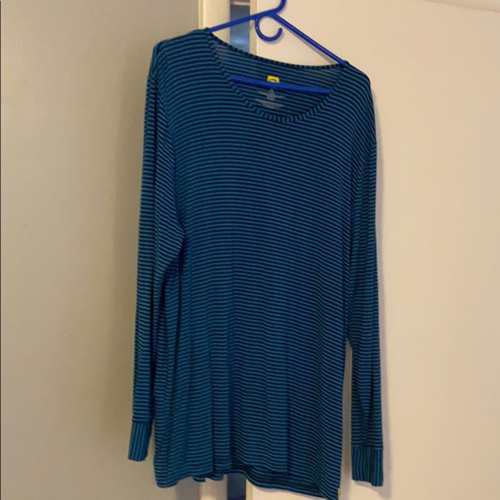 Long sleeved undershirt